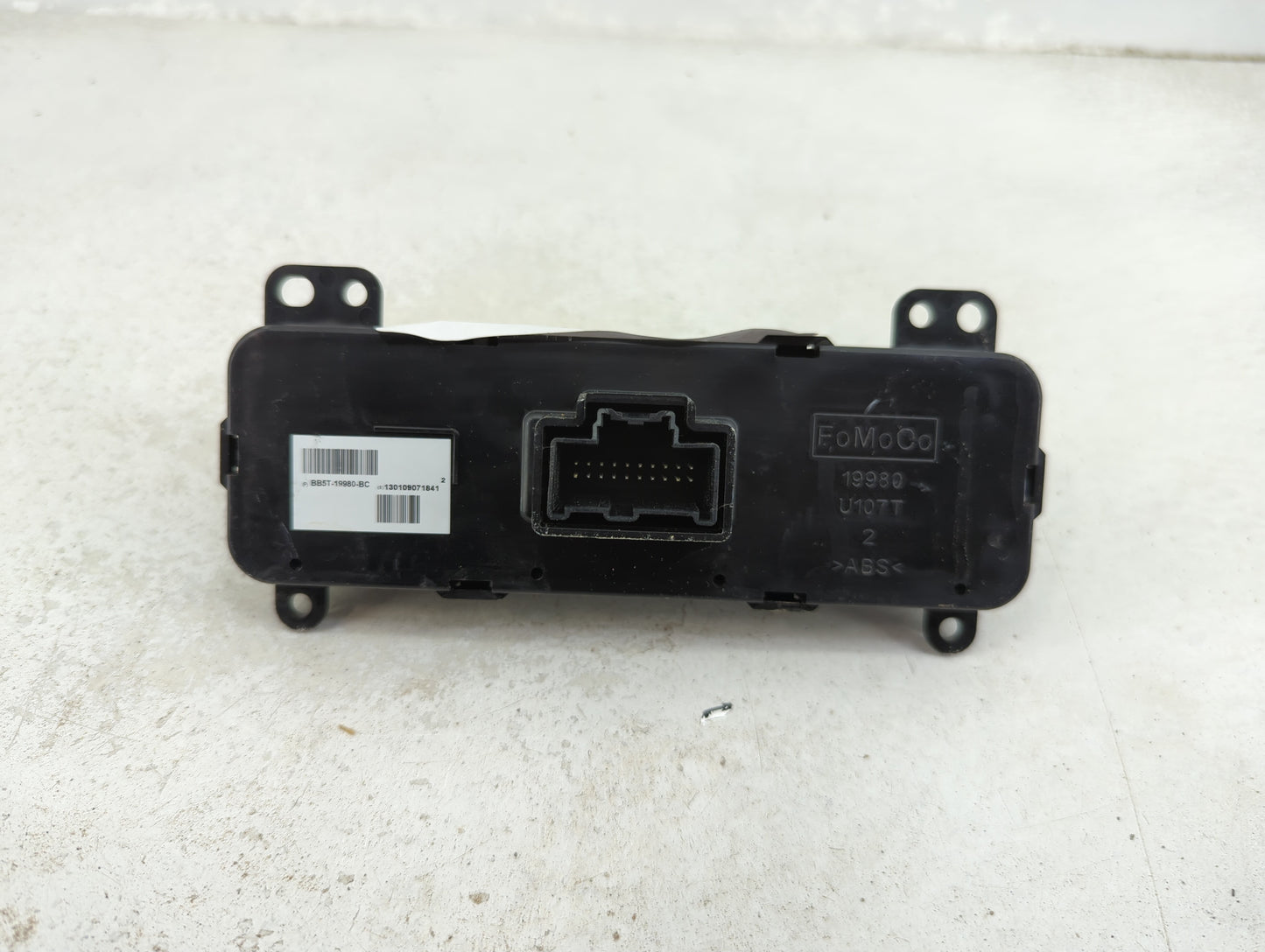 2013 Ford Explorer Climate Control Module Temperature AC/Heater Replacement P/N:U107T 19980 Fits OEM Used Auto Parts - Oemus