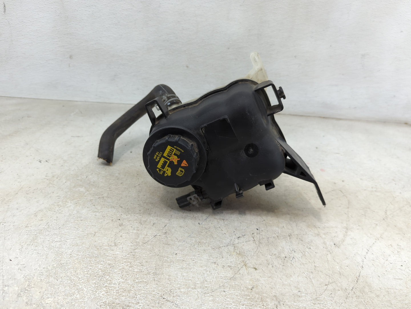 Ford Explorer Radiator Coolant Overflow Expansion Tank Bottle 1460043 - Oemusedautoparts1.com