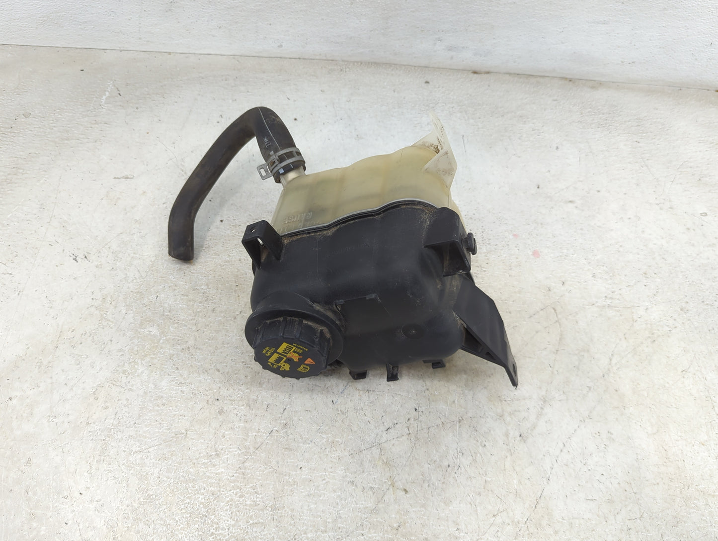 Ford Explorer Radiator Coolant Overflow Expansion Tank Bottle 1460043 - Oemusedautoparts1.com