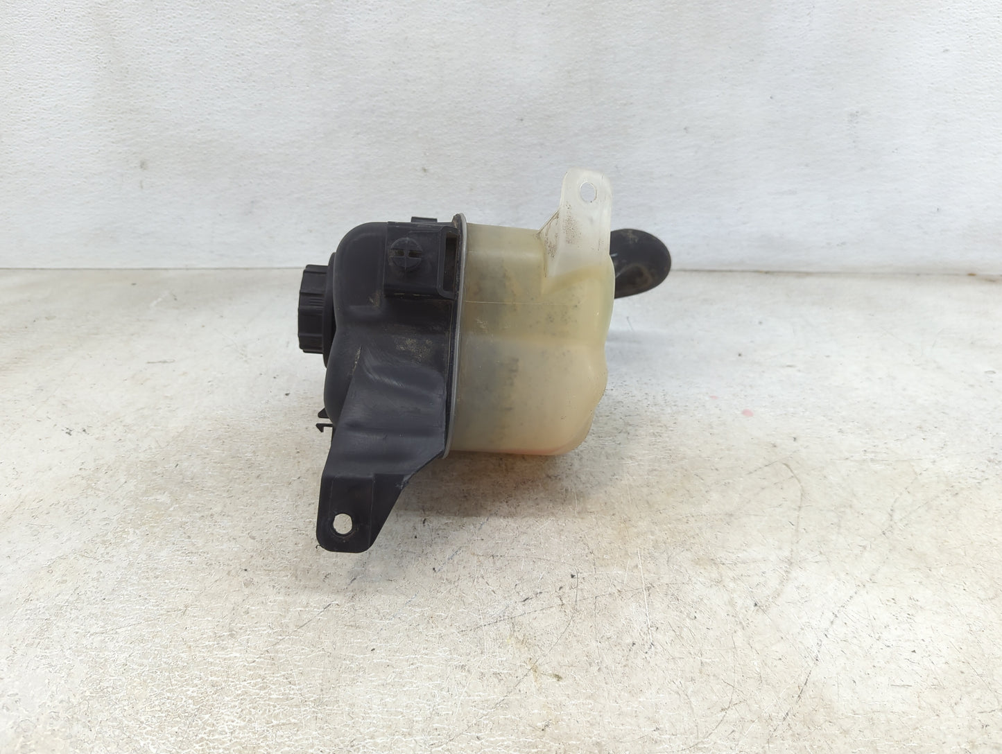 Ford Explorer Radiator Coolant Overflow Expansion Tank Bottle 1460043 - Oemusedautoparts1.com