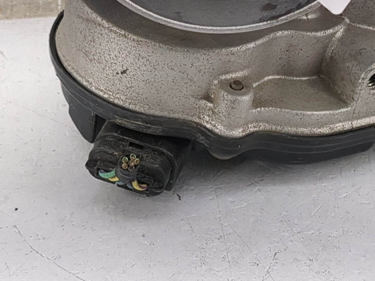 2011-2019 Ford Explorer Throttle Body P/N:AT4E-EF 13018400511 Fits Fits 2011 2012 2013 2014 2015 2016 2017 2018 2019 OEM Use