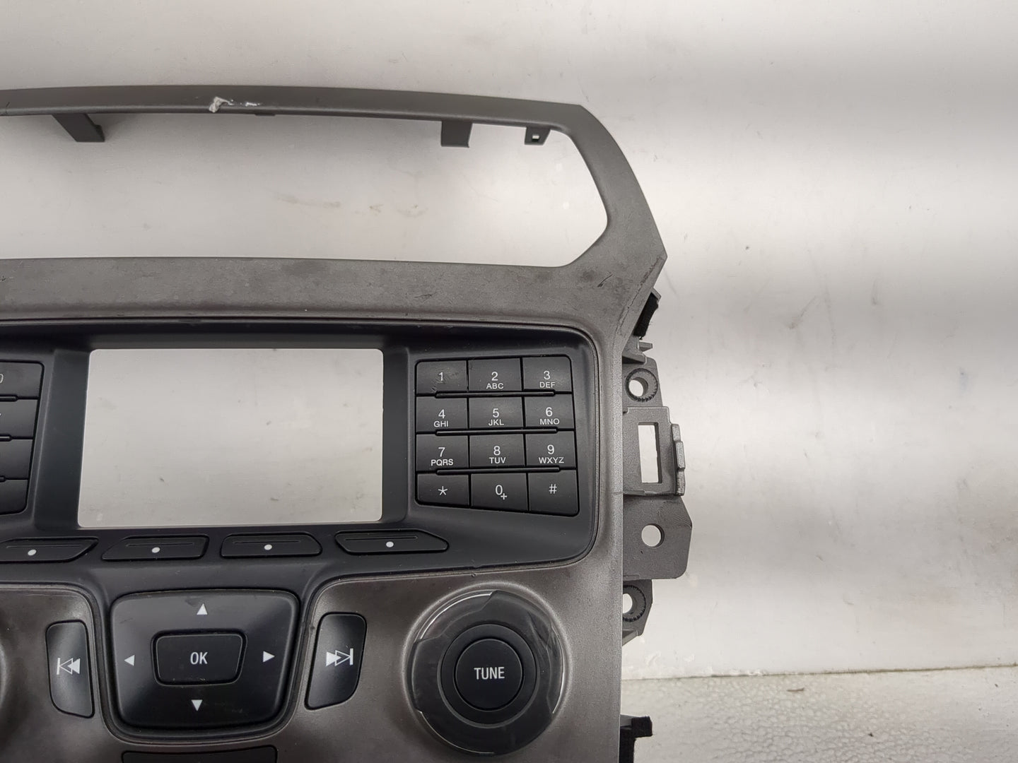 2013-2013 Ford Explorer Radio Control Panel 1475713 - Oemusedautoparts1.com