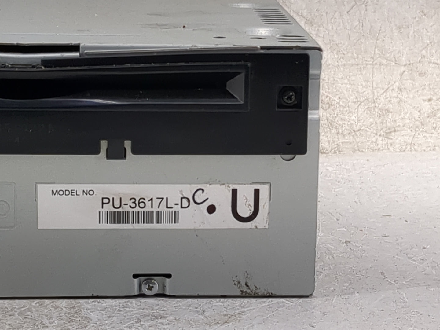 2013 Ford Explorer Radio AM FM Cd Player Receiver Replacement P/N:PU-3617L-D DB5T19C107FD, A12667137 Fits OEM Used Auto Part