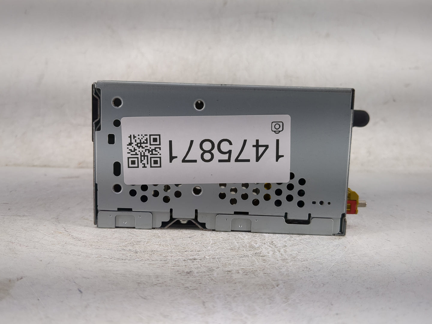 2013 Ford Explorer Radio AM FM Cd Player Receiver Replacement P/N:PU-3617L-D DB5T19C107FD, A12667137 Fits OEM Used Auto Part