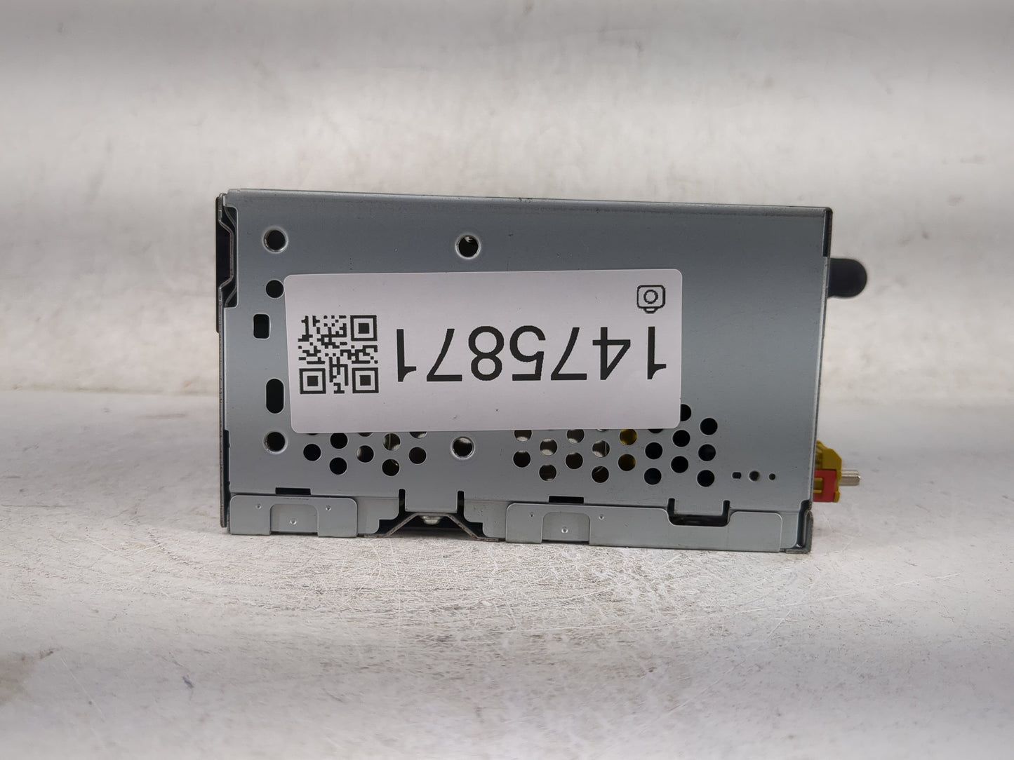2013 Ford Explorer Radio AM FM Cd Player Receiver Replacement P/N:PU-3617L-D DB5T19C107FD, A12667137 Fits OEM Used Auto Part