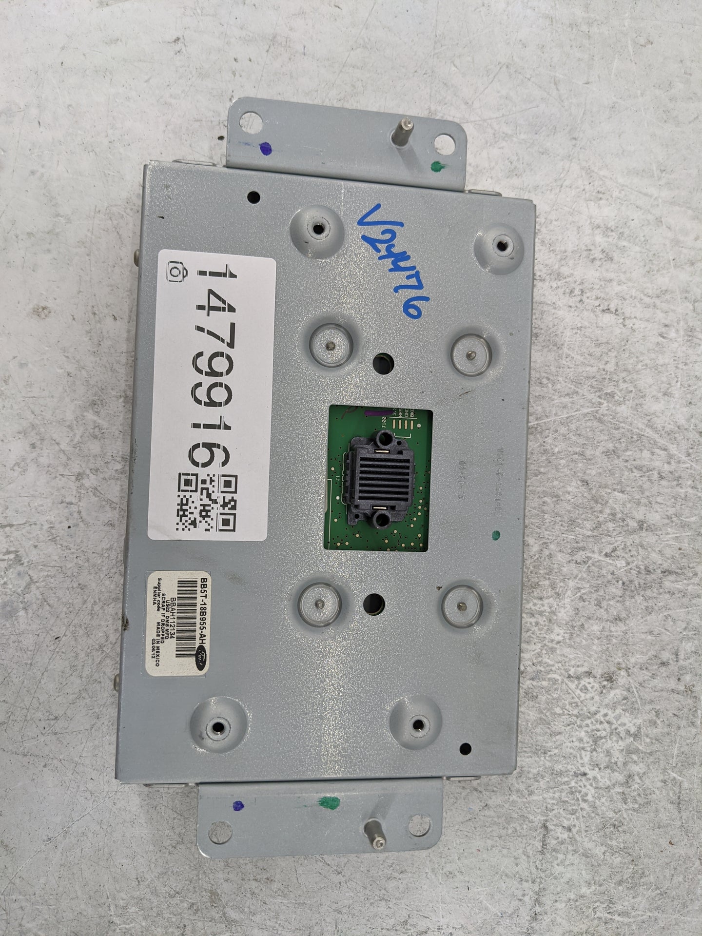 2011-2013 Ford Explorer Information Display Screen 1479916 - Oemusedautoparts1.com
