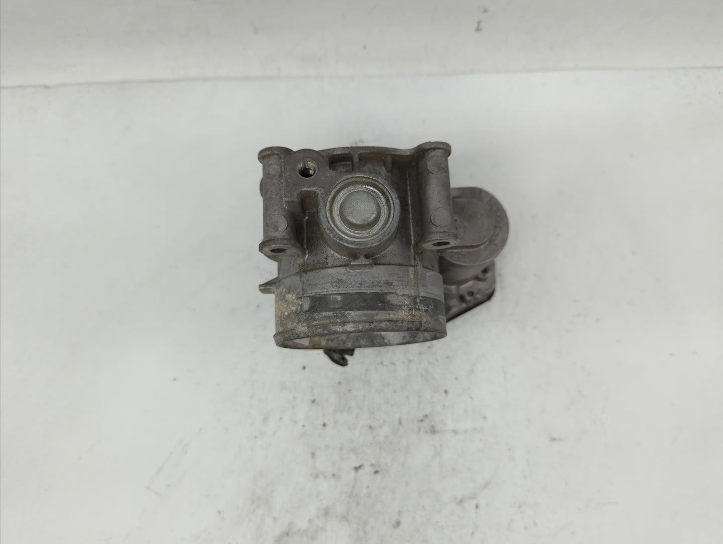 2011-2019 Ford Explorer Throttle Body P/N:AT4E-EF AT4E-9F991-EL Fits Fits 2011 2012 2013 2014 2015 2016 2017 2018 2019 OEM U
