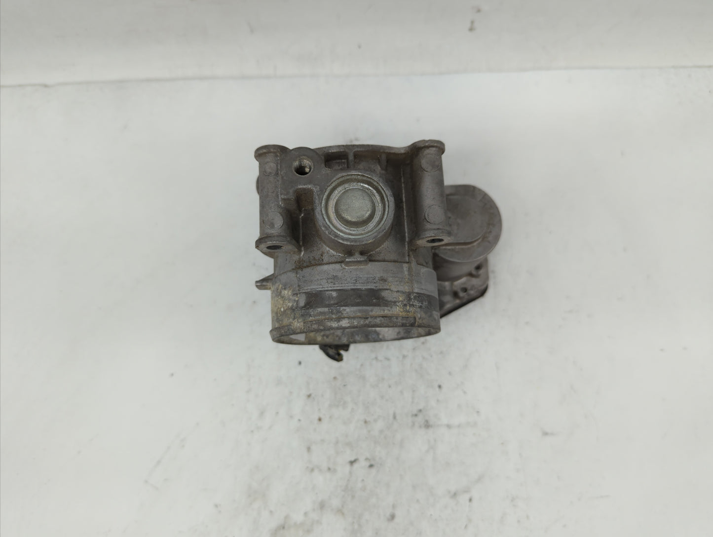 2011-2019 Ford Explorer Throttle Body P/N:AT4E-EF AT4E-9F991-EL Fits Fits 2011 2012 2013 2014 2015 2016 2017 2018 2019 OEM U