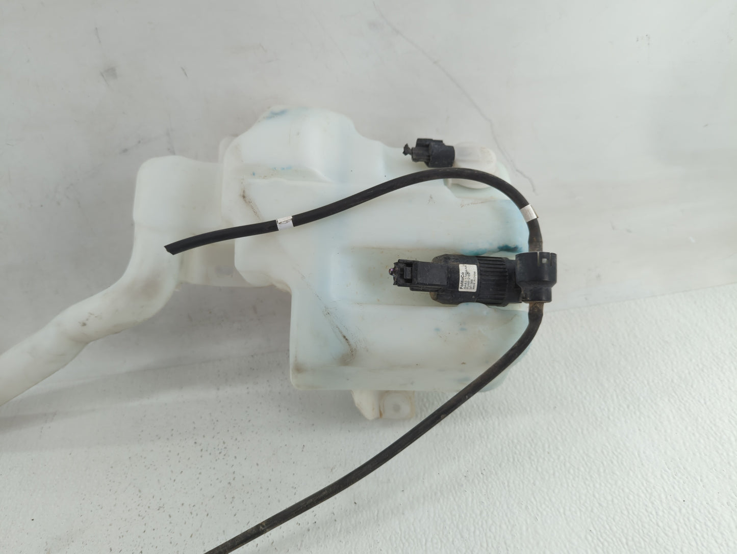 Ford Explorer Radiator Coolant Overflow Expansion Tank Bottle - Oemusedautoparts1.com