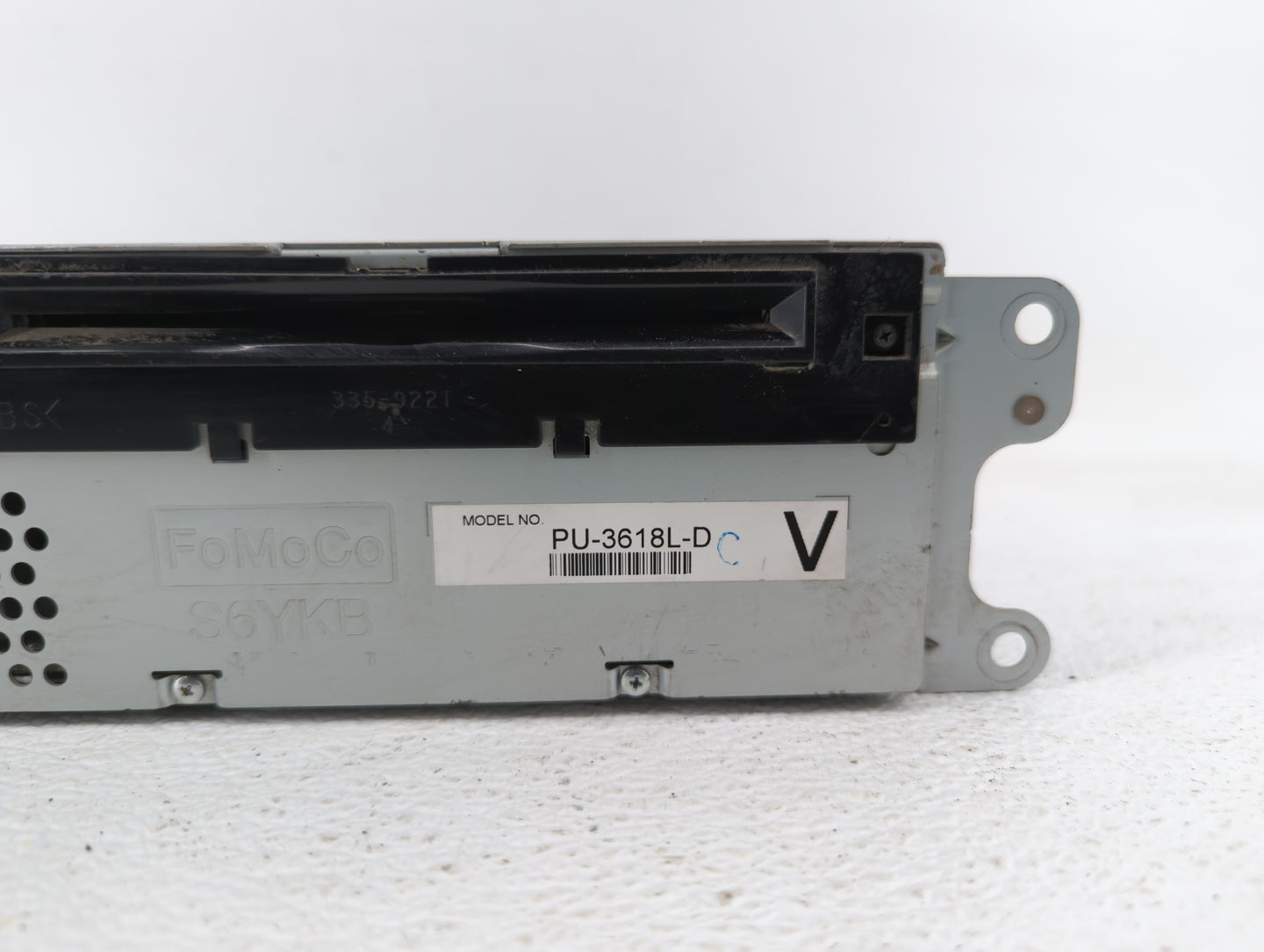 2013-2013 Ford Explorer Am Fm Cd Player Radio Receiver - Oemusedautoparts1.com