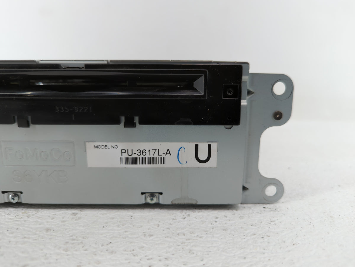 2013-2013 Ford Explorer Am Fm Cd Player Radio Receiver 381861 - Oemusedautoparts1.com