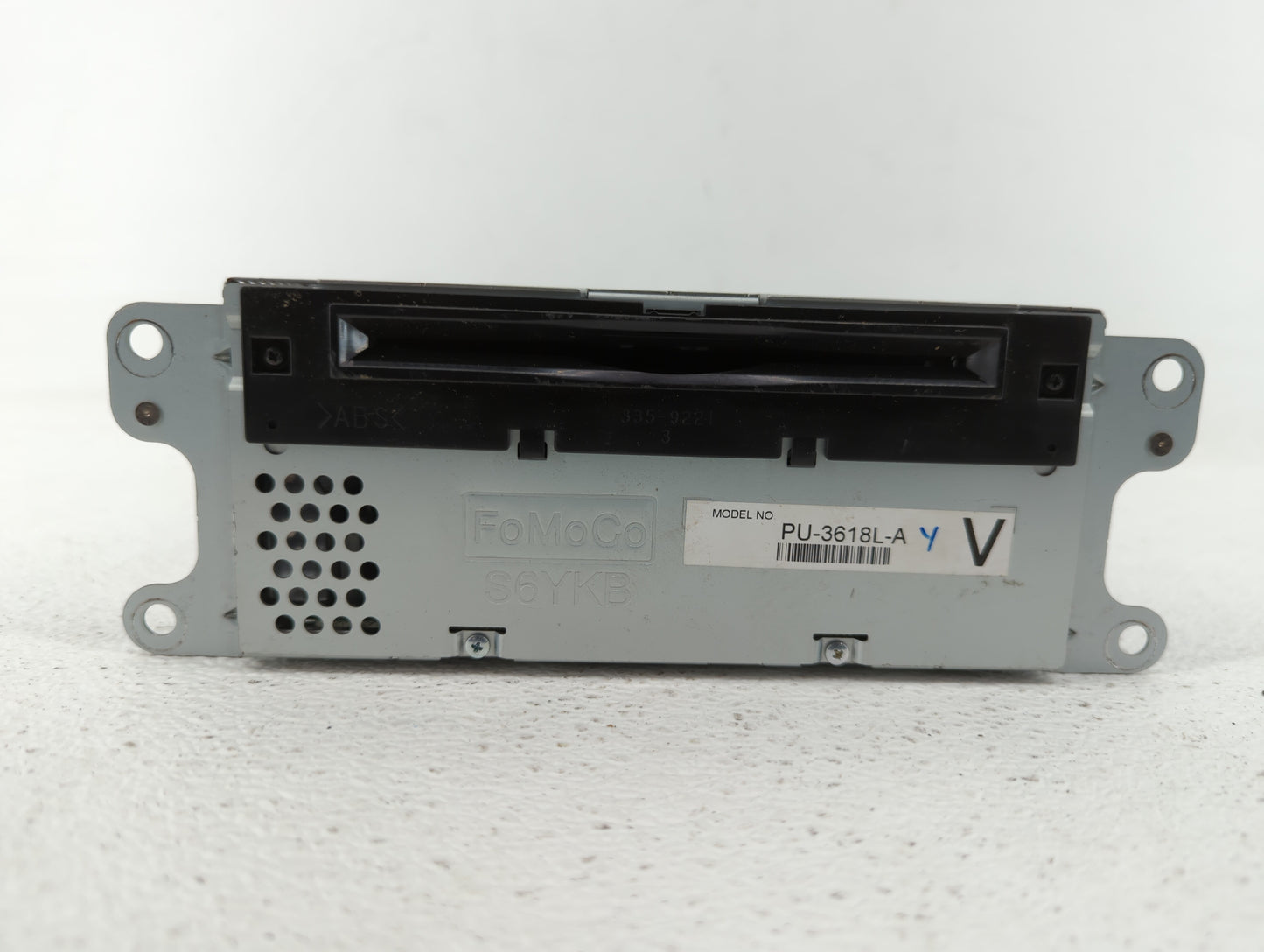 2013-2013 Ford Explorer Am Fm Cd Player Radio Receiver - Oemusedautoparts1.com