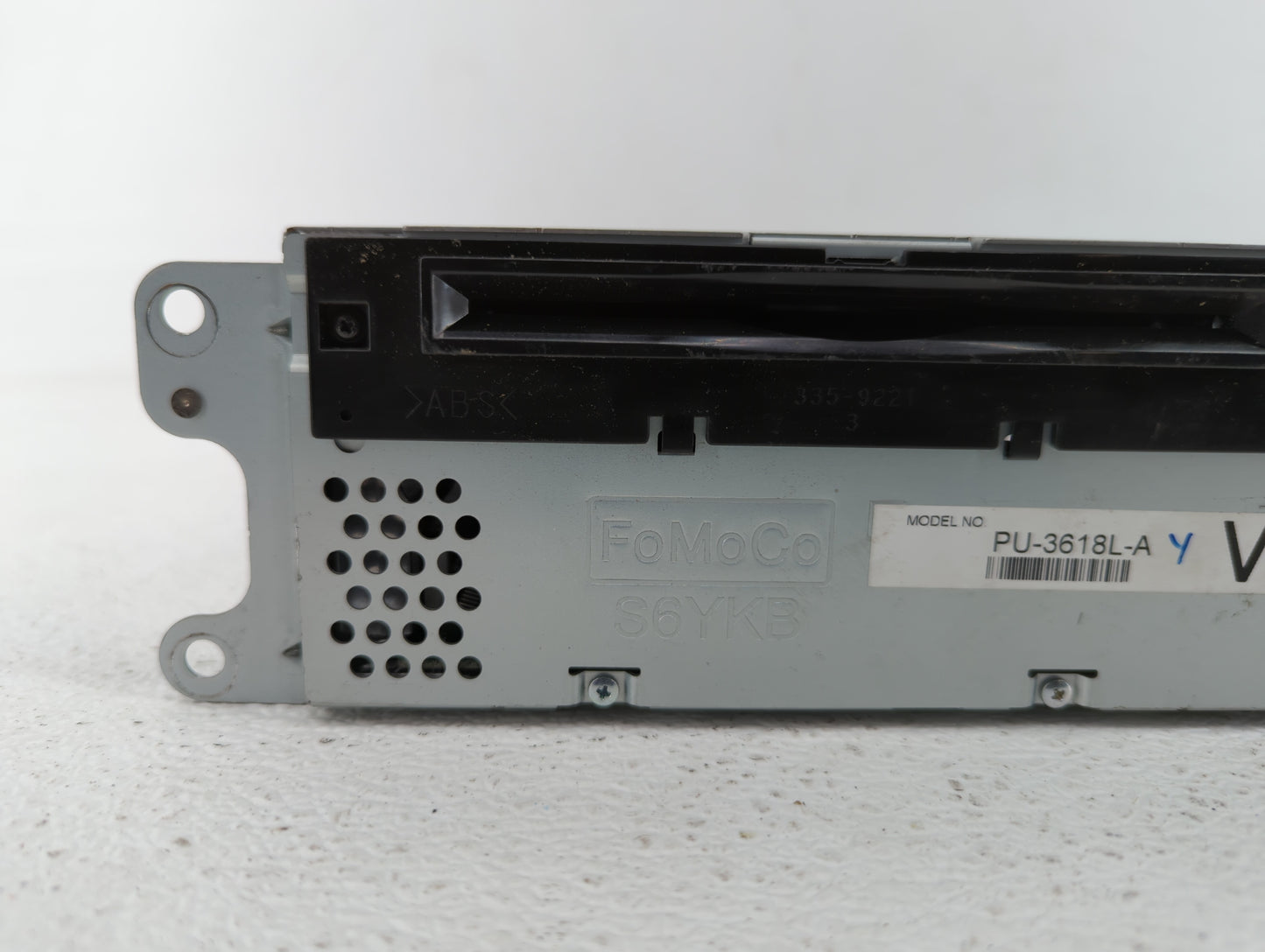 2013-2013 Ford Explorer Am Fm Cd Player Radio Receiver - Oemusedautoparts1.com