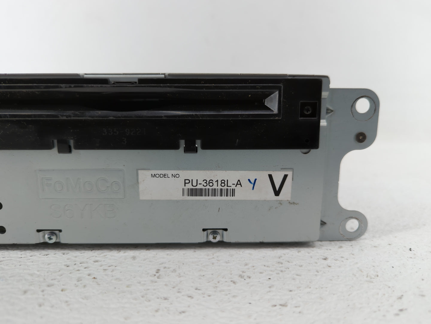 2013-2013 Ford Explorer Am Fm Cd Player Radio Receiver - Oemusedautoparts1.com