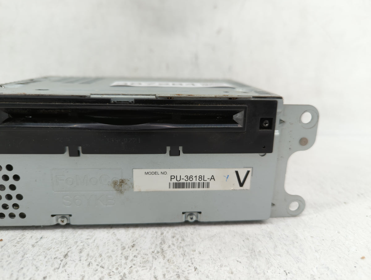 2013-2013 Ford Explorer Am Fm Cd Player Radio Receiver 387284 - Oemusedautoparts1.com