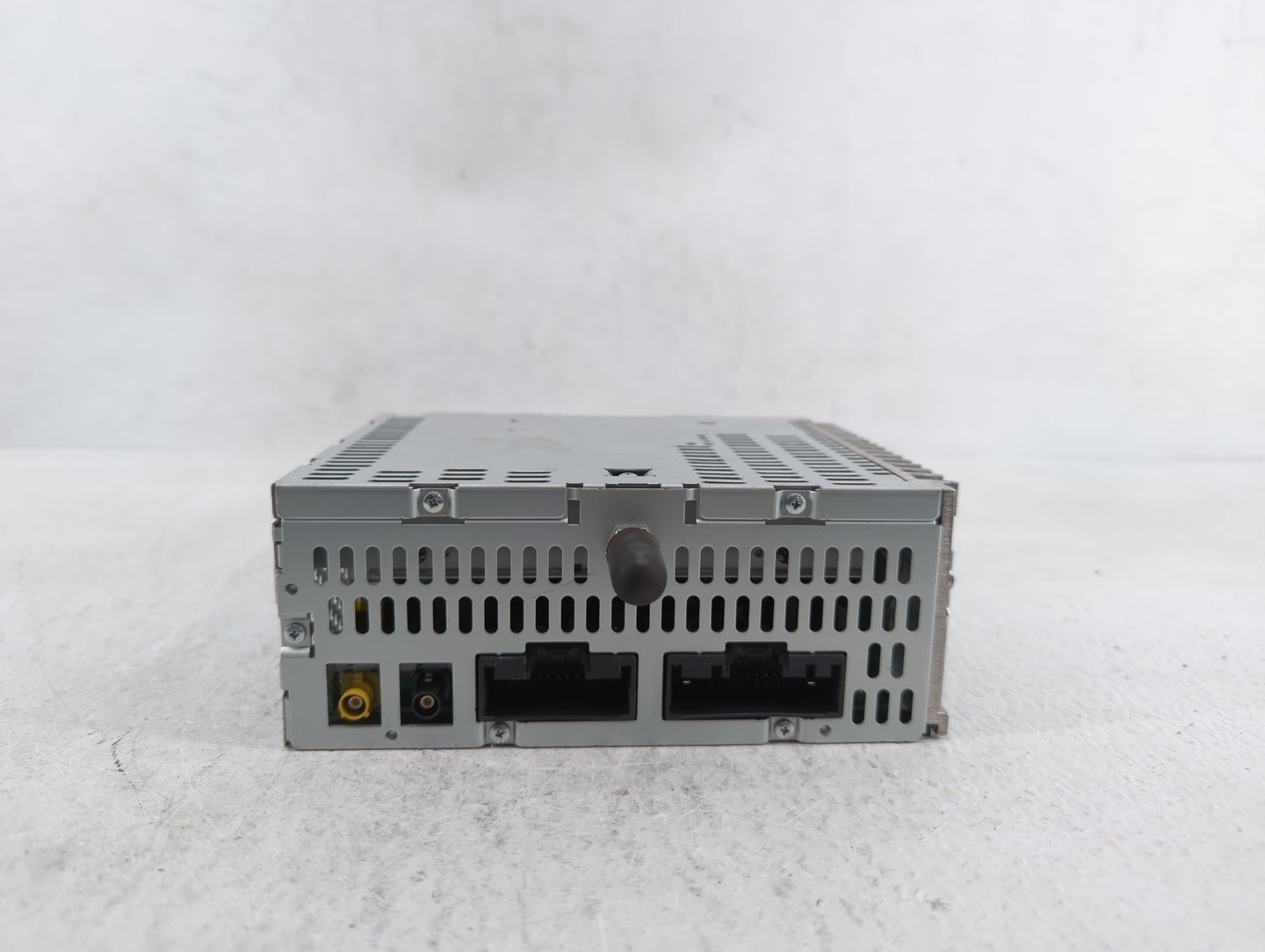 2013-2013 Ford Explorer Am Fm Cd Player Radio Receiver - Oemusedautoparts1.com