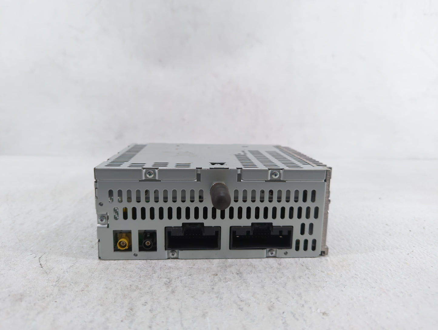 2013-2013 Ford Explorer Am Fm Cd Player Radio Receiver - Oemusedautoparts1.com