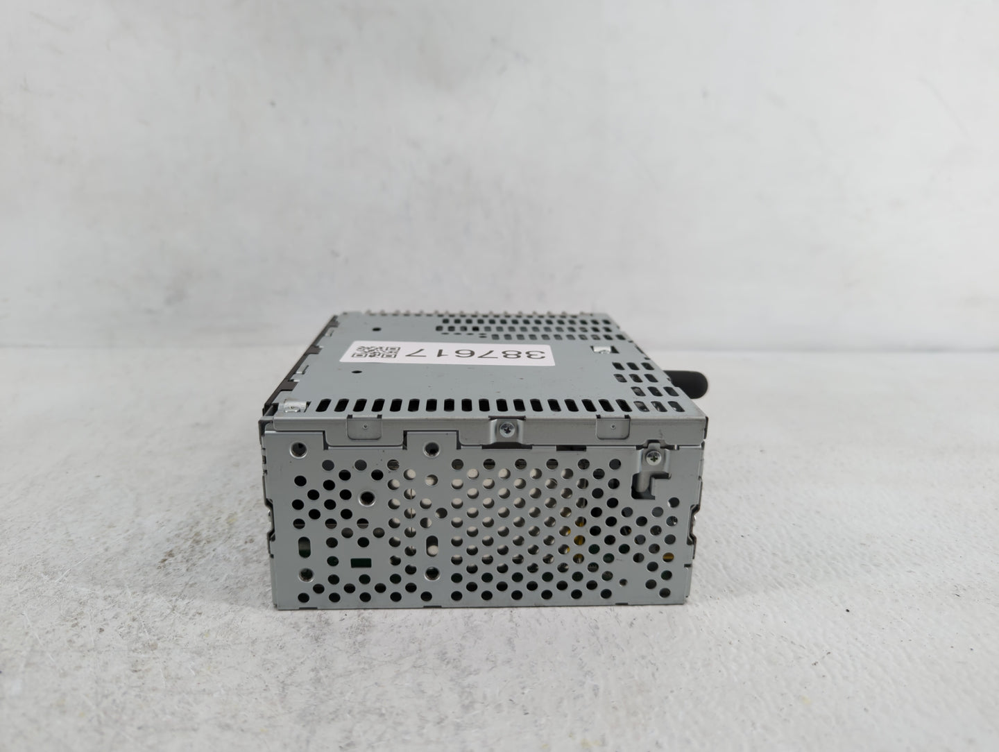 2013-2013 Ford Explorer Am Fm Cd Player Radio Receiver - Oemusedautoparts1.com
