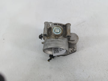 2011-2019 Ford Explorer Throttle Body P/N:AT4E-9F991-EL AT4E-9F991-EH Fits Fits 2011 2012 2013 2014 2015 2016 2017 2018 2019 OEM Used Auto Parts