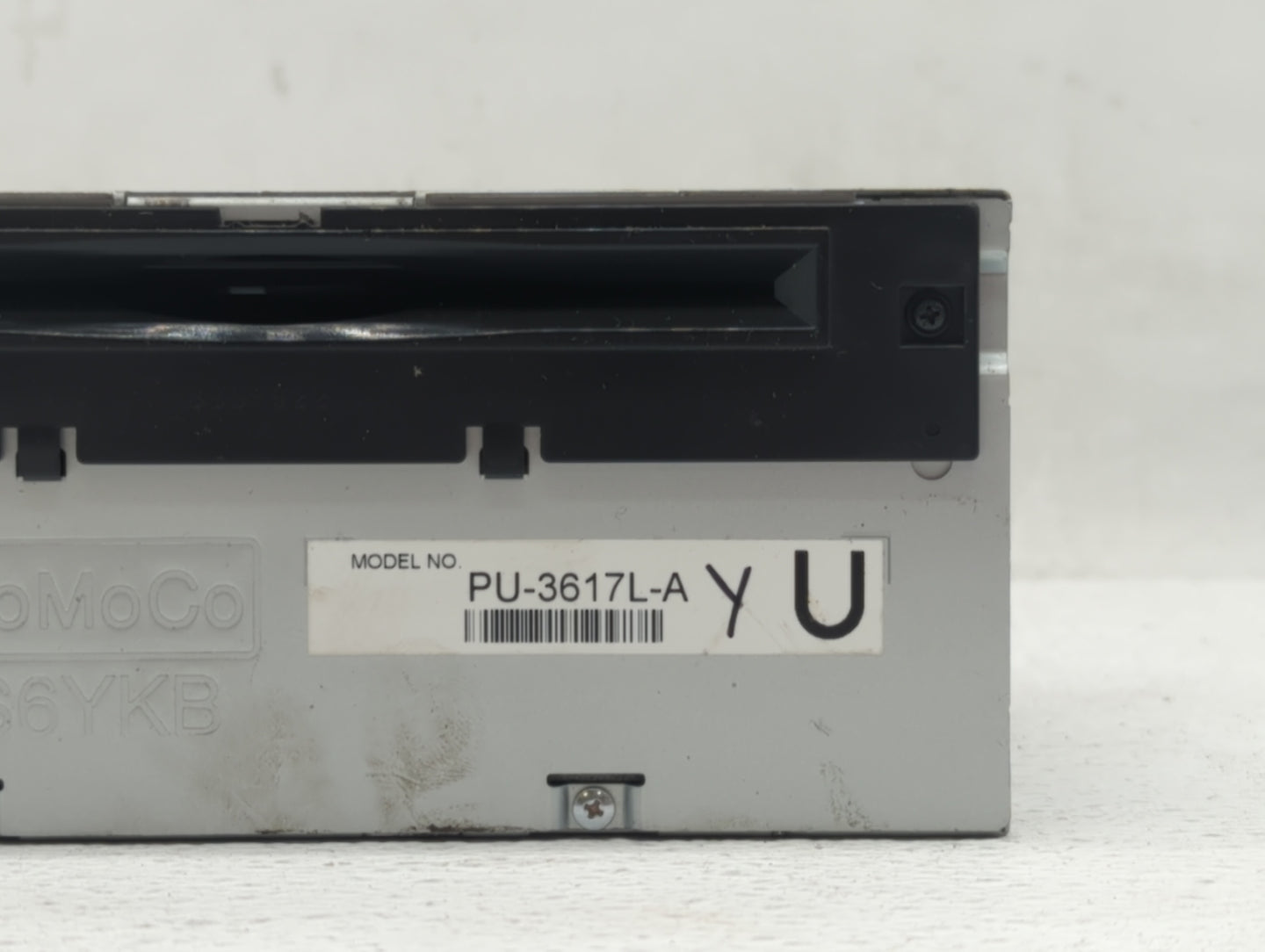 2013-2013 Ford Explorer Am Fm Cd Player Radio Receiver - Oemusedautoparts1.com