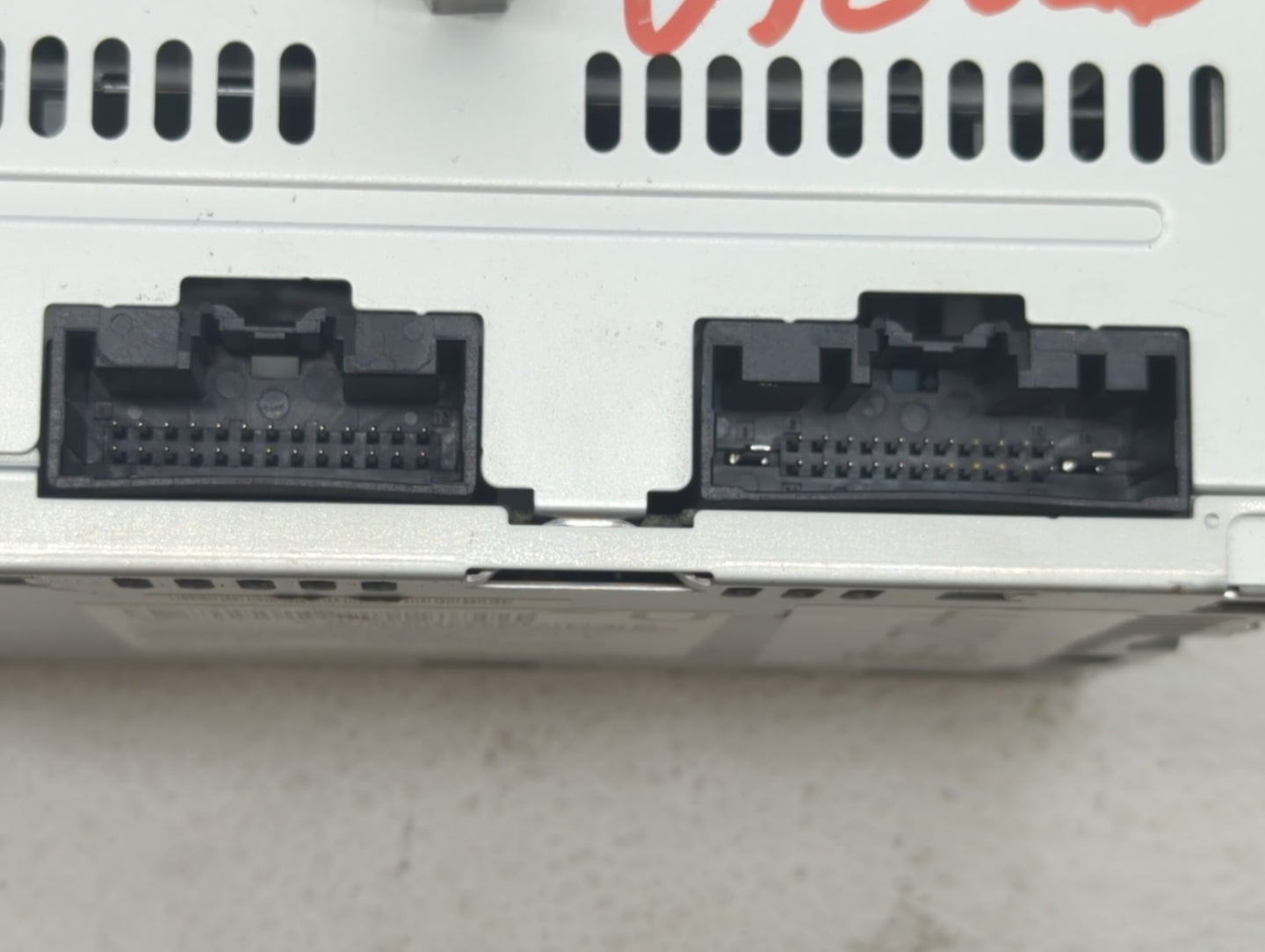 2013-2013 Ford Explorer Am Fm Cd Player Radio Receiver - Oemusedautoparts1.com