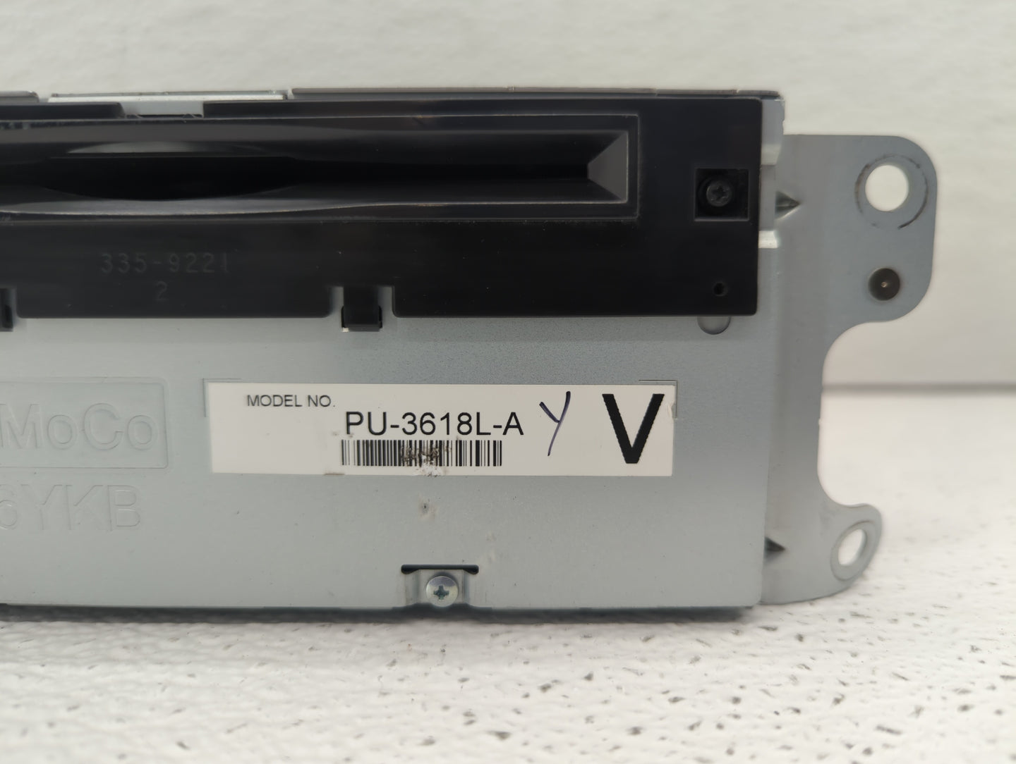 2013 Ford Explorer Radio AM FM Cd Player Receiver Replacement P/N:DB5T-19C107-GA DB5T-19C107-GB, DB5T-19C107-GC Fits OEM Use