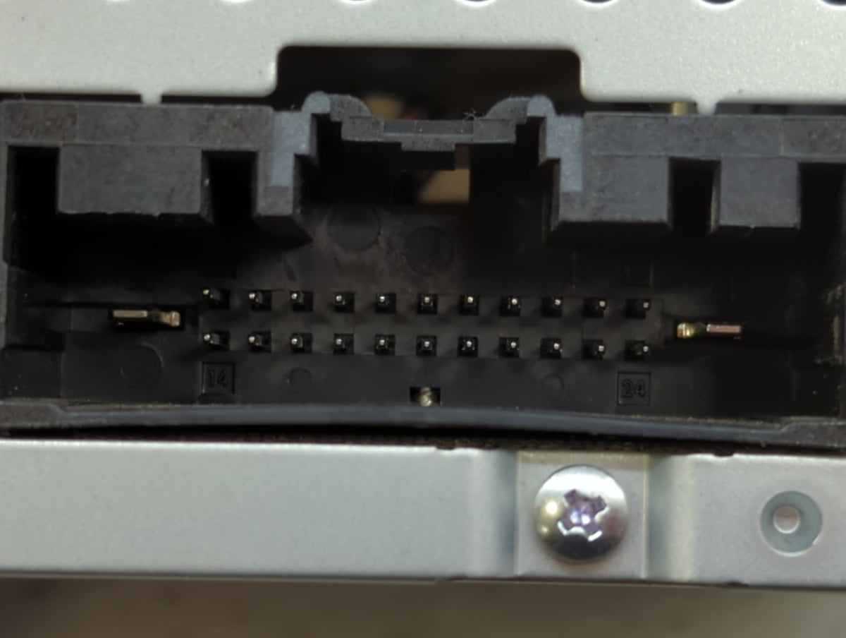 2013-2013 Ford Explorer Am Fm Cd Player Radio Receiver 458518 - Oemusedautoparts1.com