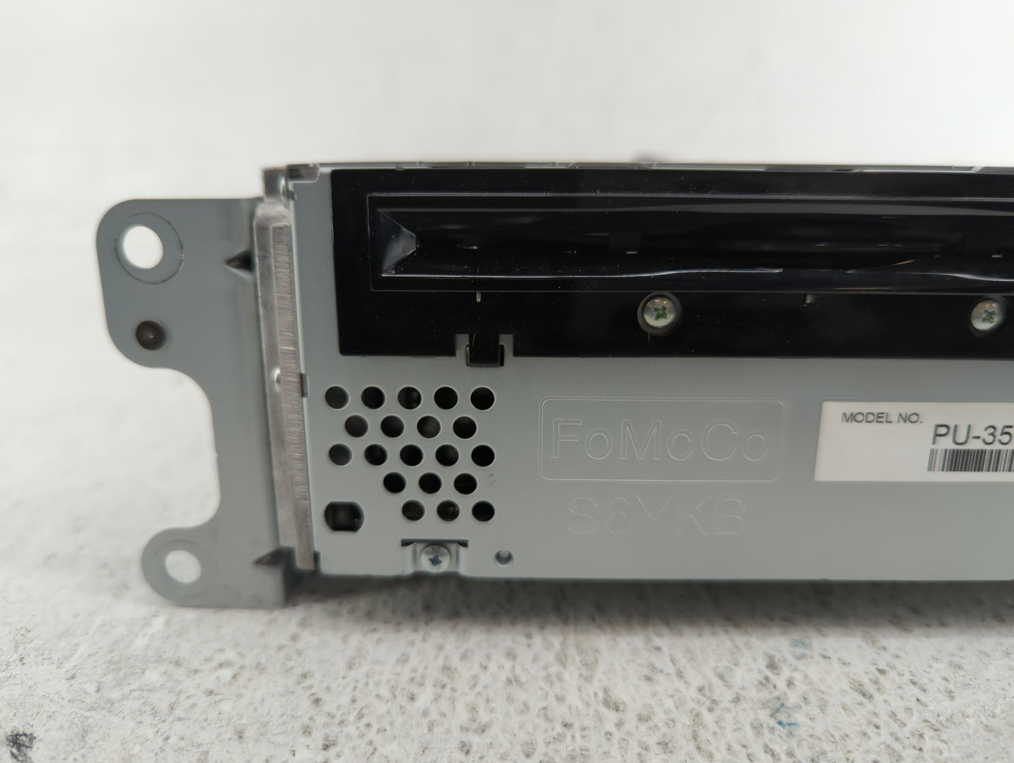 2013-2013 Ford Explorer Am Fm Cd Player Radio Receiver - Oemusedautoparts1.com