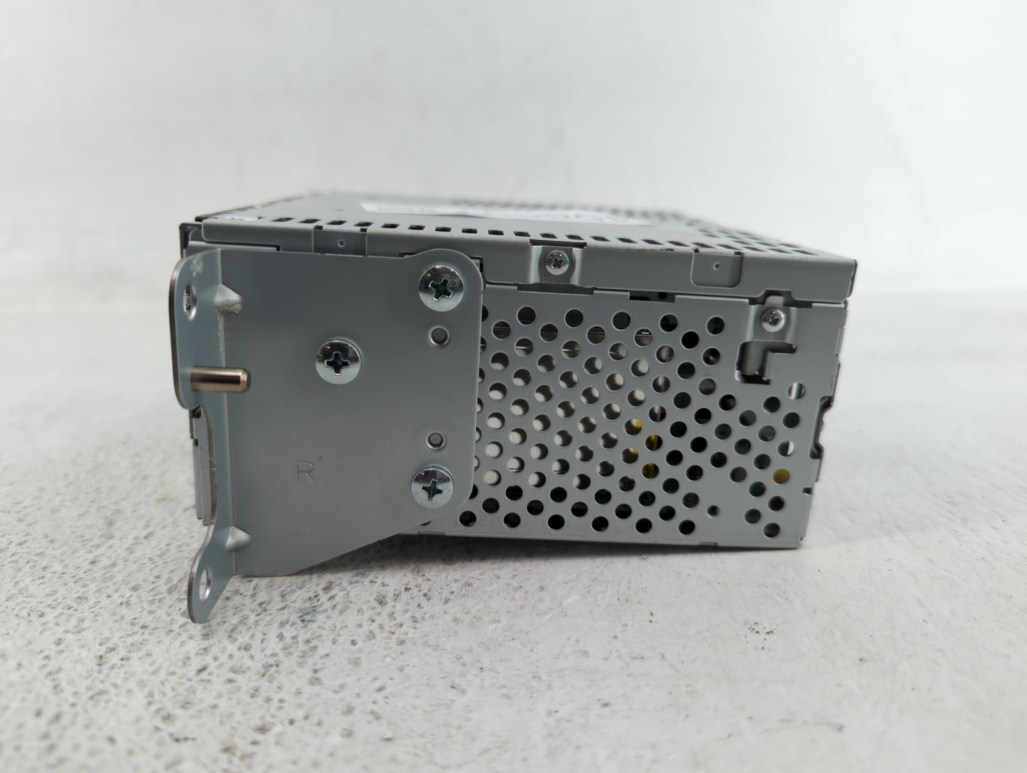 2013-2013 Ford Explorer Am Fm Cd Player Radio Receiver - Oemusedautoparts1.com