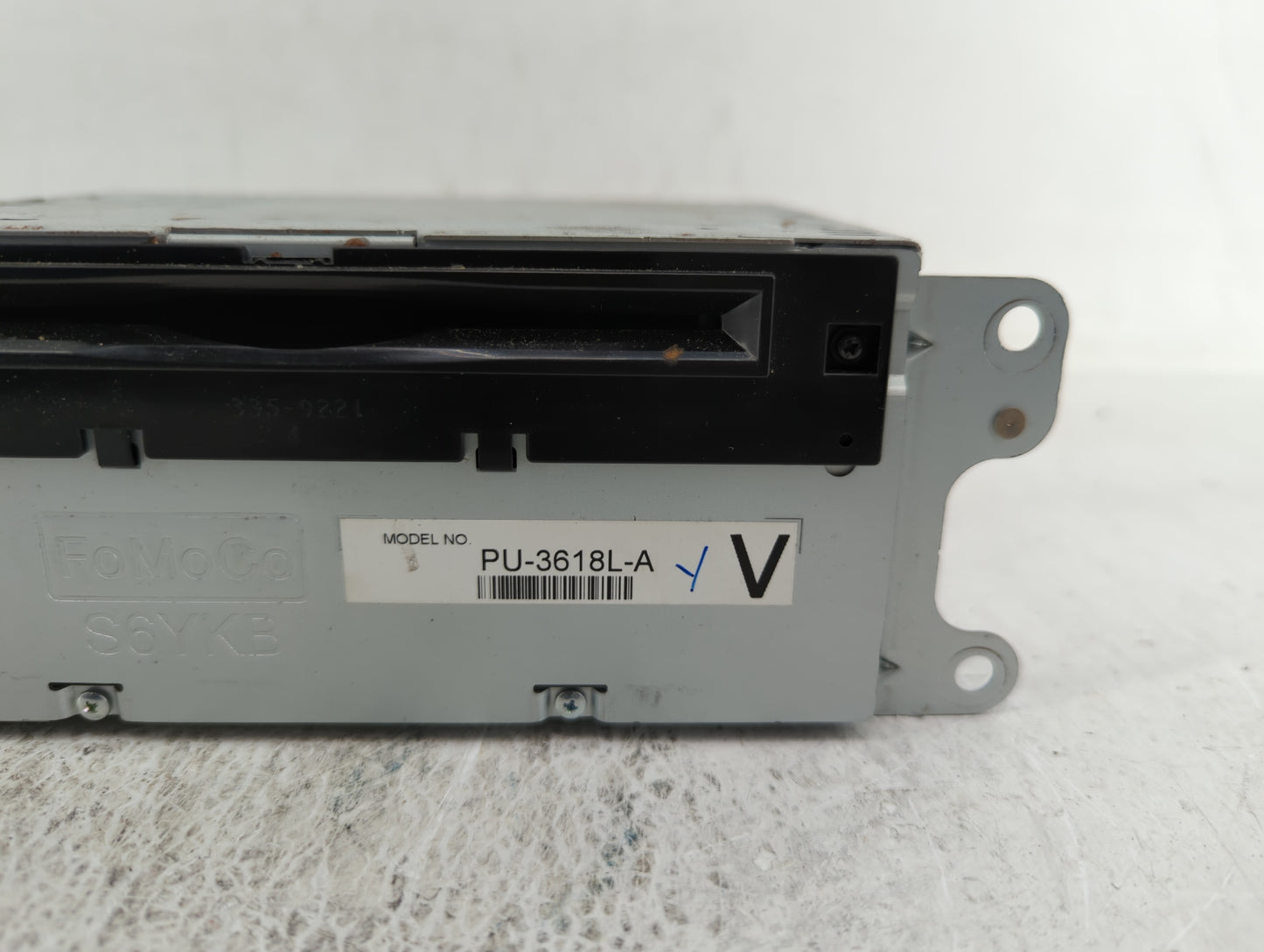 2013-2013 Ford Explorer Am Fm Cd Player Radio Receiver - Oemusedautoparts1.com