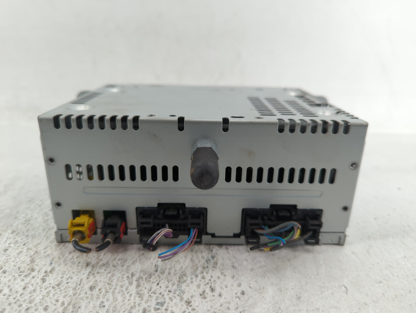 2013-2013 Ford Explorer Am Fm Cd Player Radio Receiver - Oemusedautoparts1.com