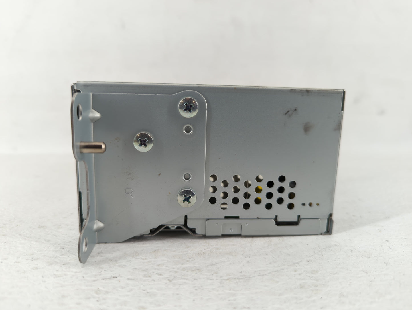 2013 Ford Explorer Radio AM FM Cd Player Receiver Replacement P/N:DB5T-19C107-FC DB5T-19C107-FD Fits OEM Used Auto Parts - O