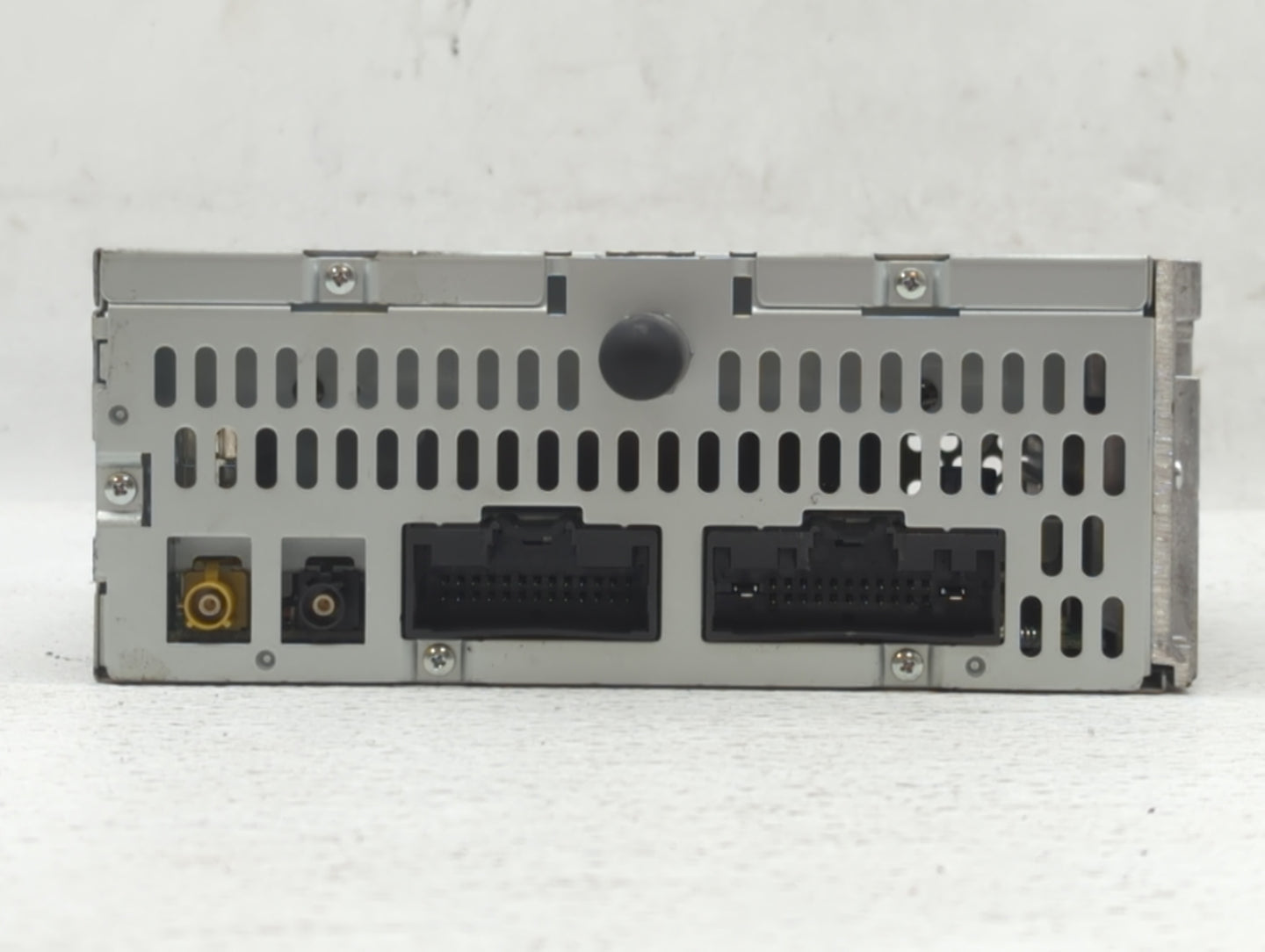 2013-2013 Ford Explorer Am Fm Cd Player Radio Receiver - Oemusedautoparts1.com
