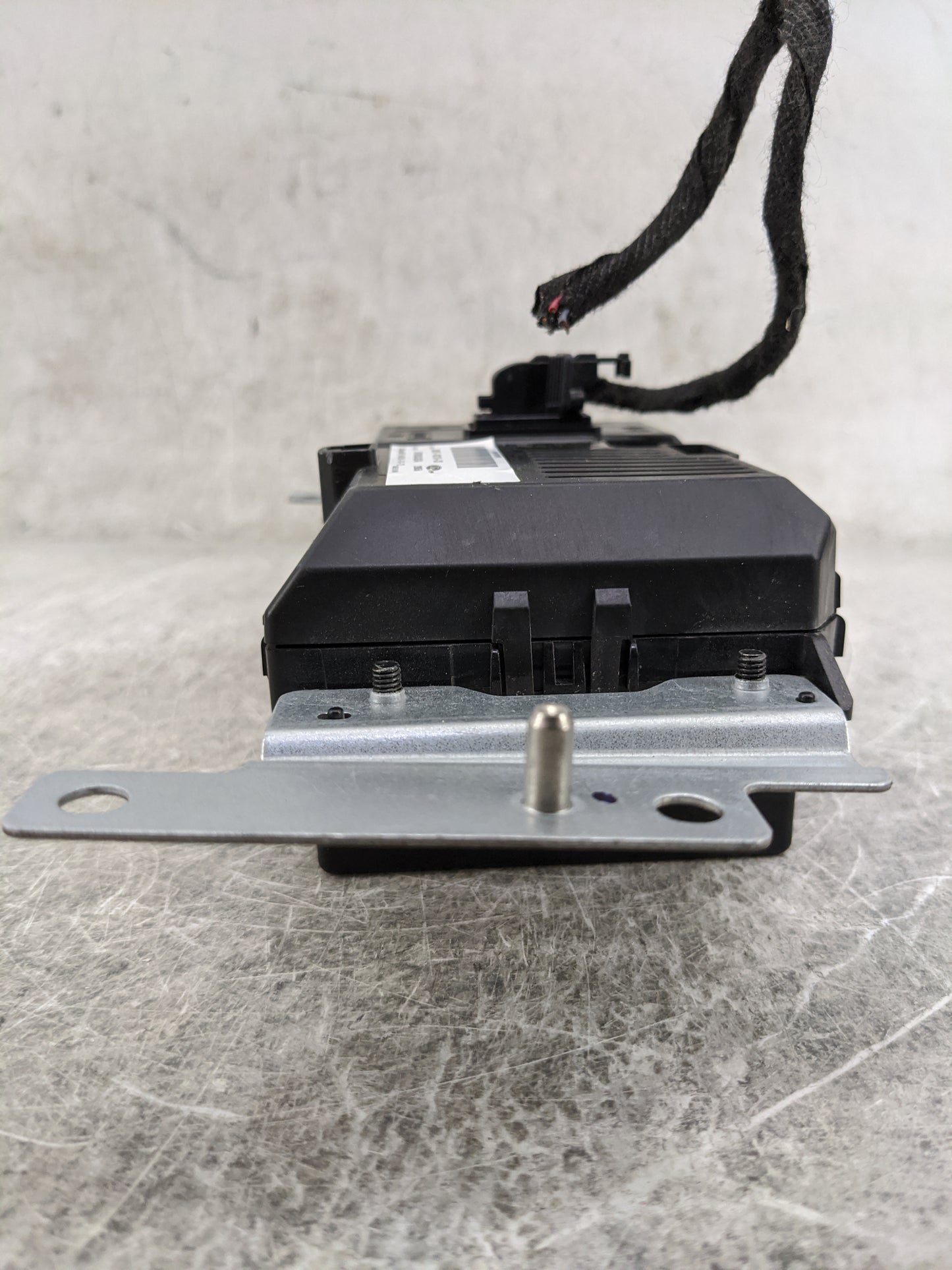 2013-2014 Ford Explorer Information Display Screen 5031058 - Oemusedautoparts1.com