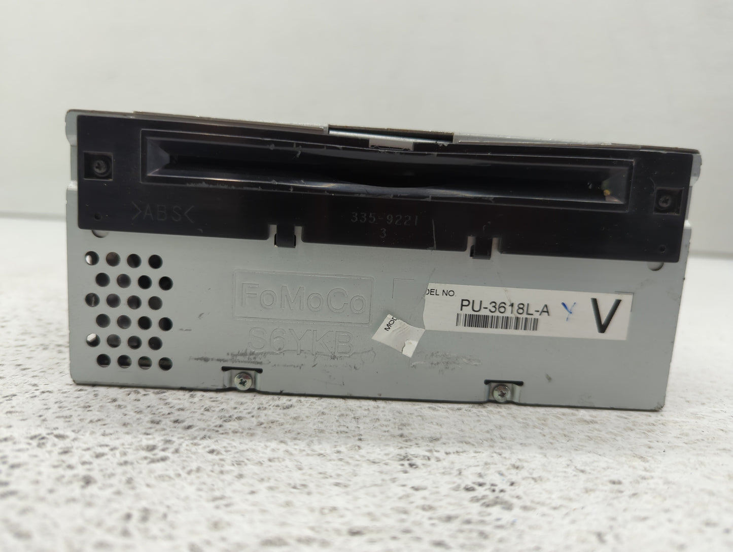 2013 Ford Explorer Radio AM FM Cd Player Receiver Replacement P/N:DB5T-19C107-GC Fits OEM Used Auto Parts - Oemusedautoparts