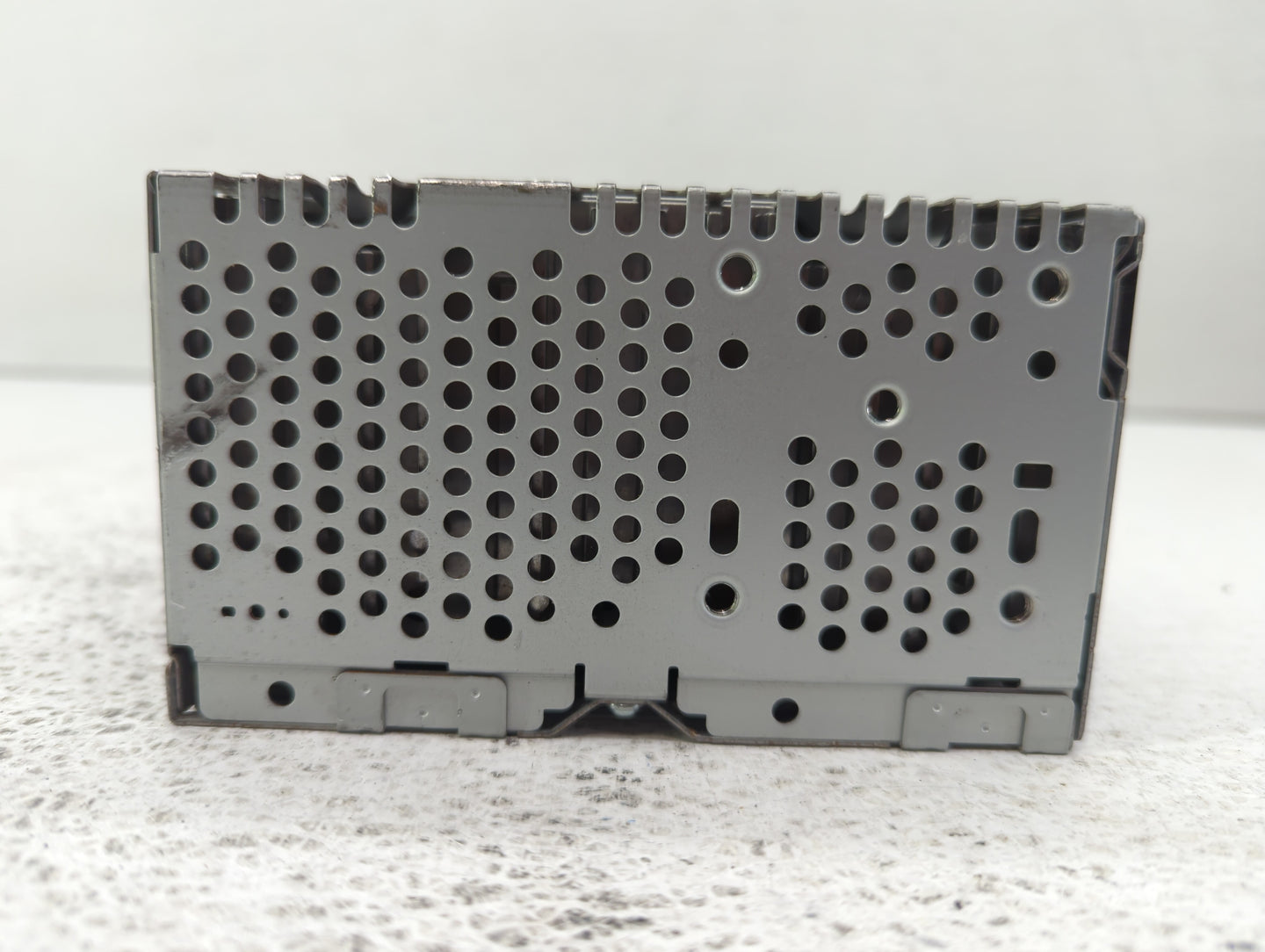 2013 Ford Explorer Radio AM FM Cd Player Receiver Replacement P/N:DB5T-19C107-GC Fits OEM Used Auto Parts - Oemusedautoparts