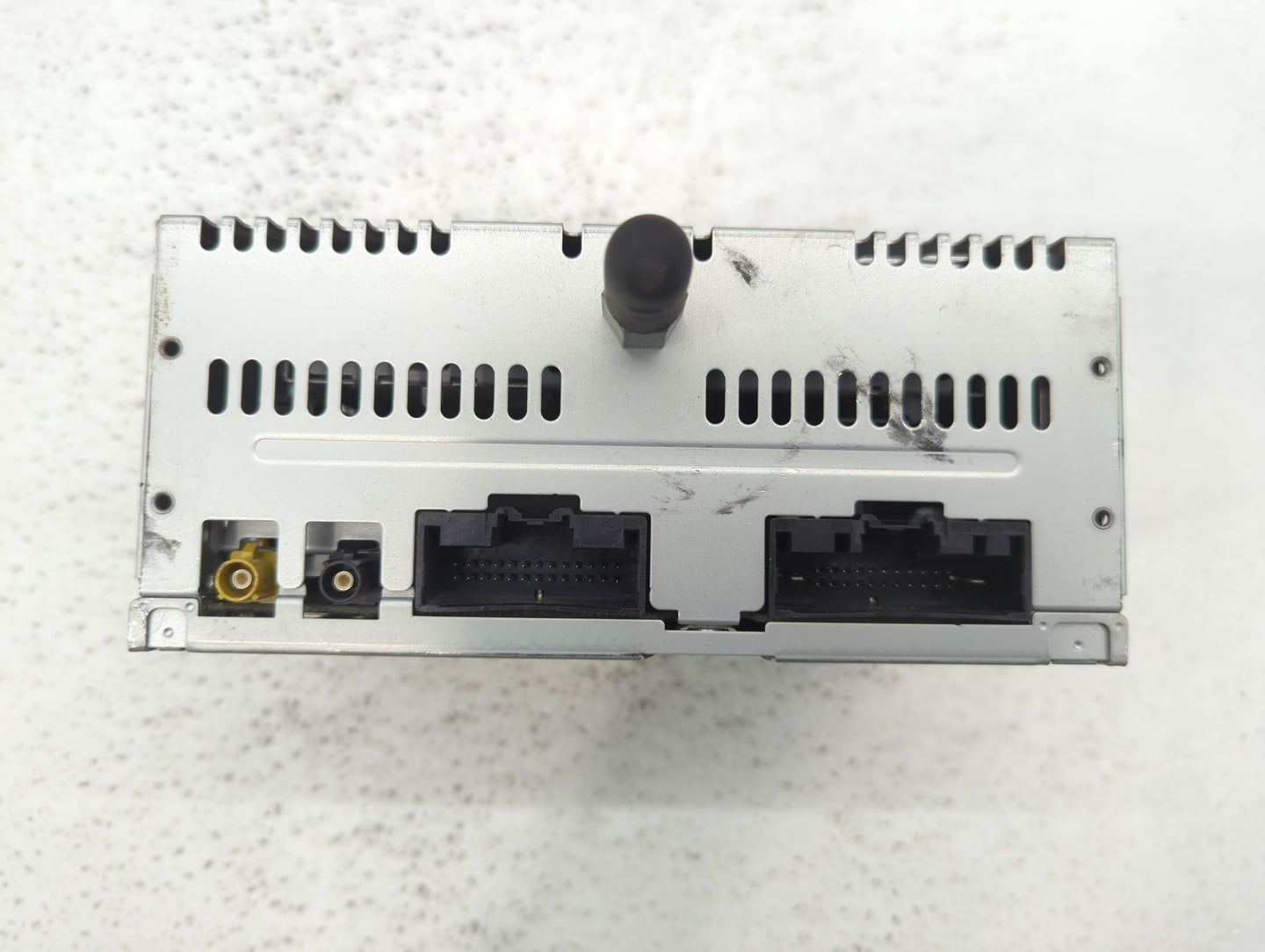 2013 Ford Explorer Radio AM FM Cd Player Receiver Replacement P/N:DB5T-19C107-GC Fits OEM Used Auto Parts - Oemusedautoparts