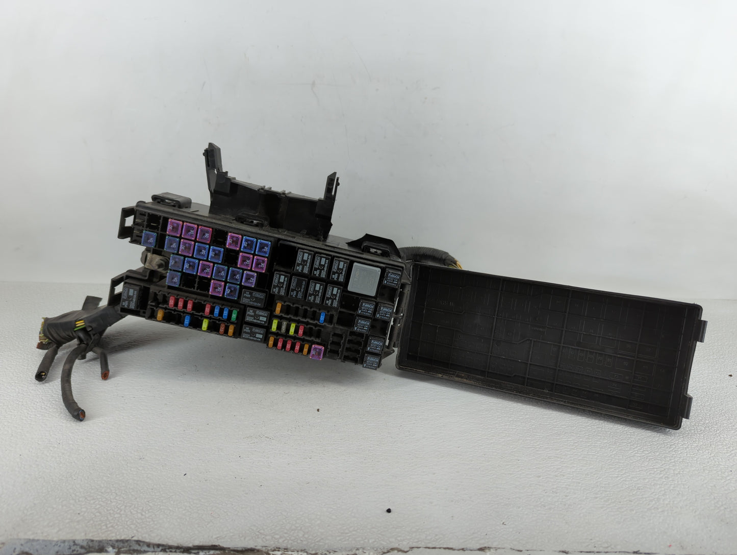 2013 Ford Explorer Fusebox Fuse Box Panel Relay Module P/N:BT4T-14A003-AA Fits OEM Used Auto Parts - Oemusedautoparts1.com