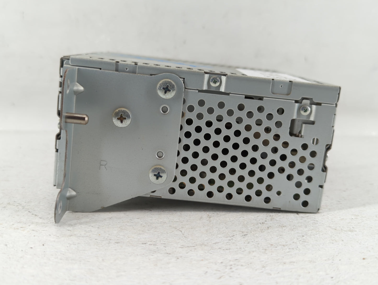 2013-2013 Ford Explorer Am Fm Cd Player Radio Receiver - Oemusedautoparts1.com