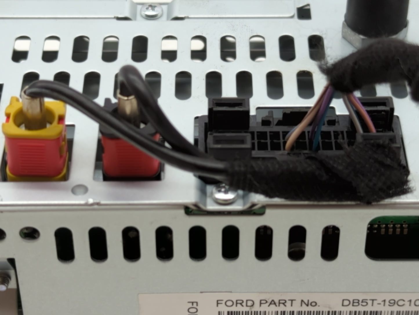 2013-2013 Ford Explorer Am Fm Cd Player Radio Receiver - Oemusedautoparts1.com