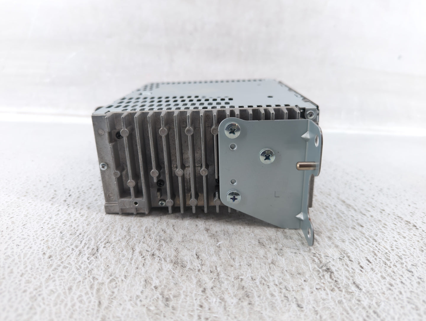 2013-2013 Ford Explorer Am Fm Cd Player Radio Receiver - Oemusedautoparts1.com