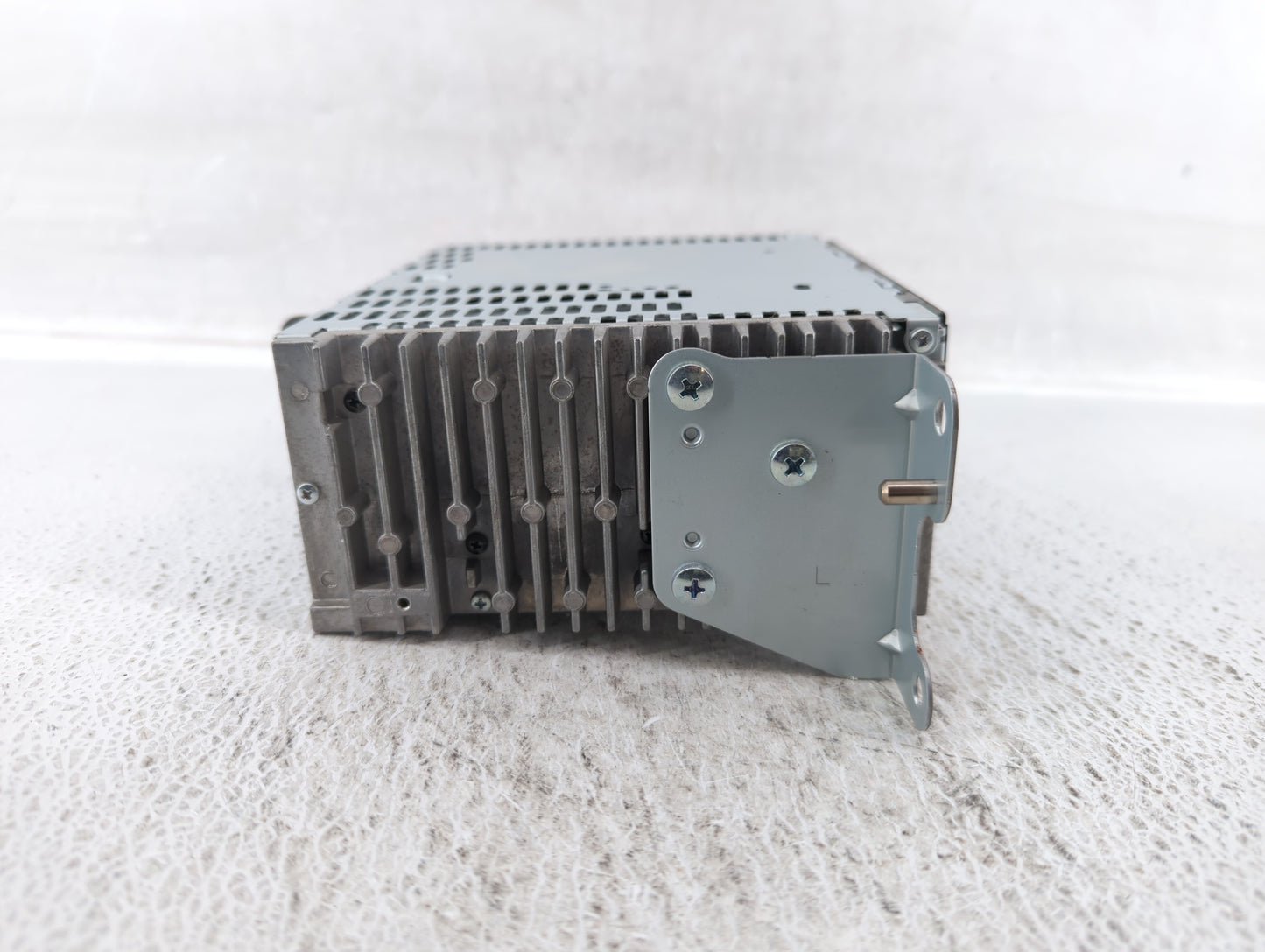 2013-2013 Ford Explorer Am Fm Cd Player Radio Receiver - Oemusedautoparts1.com