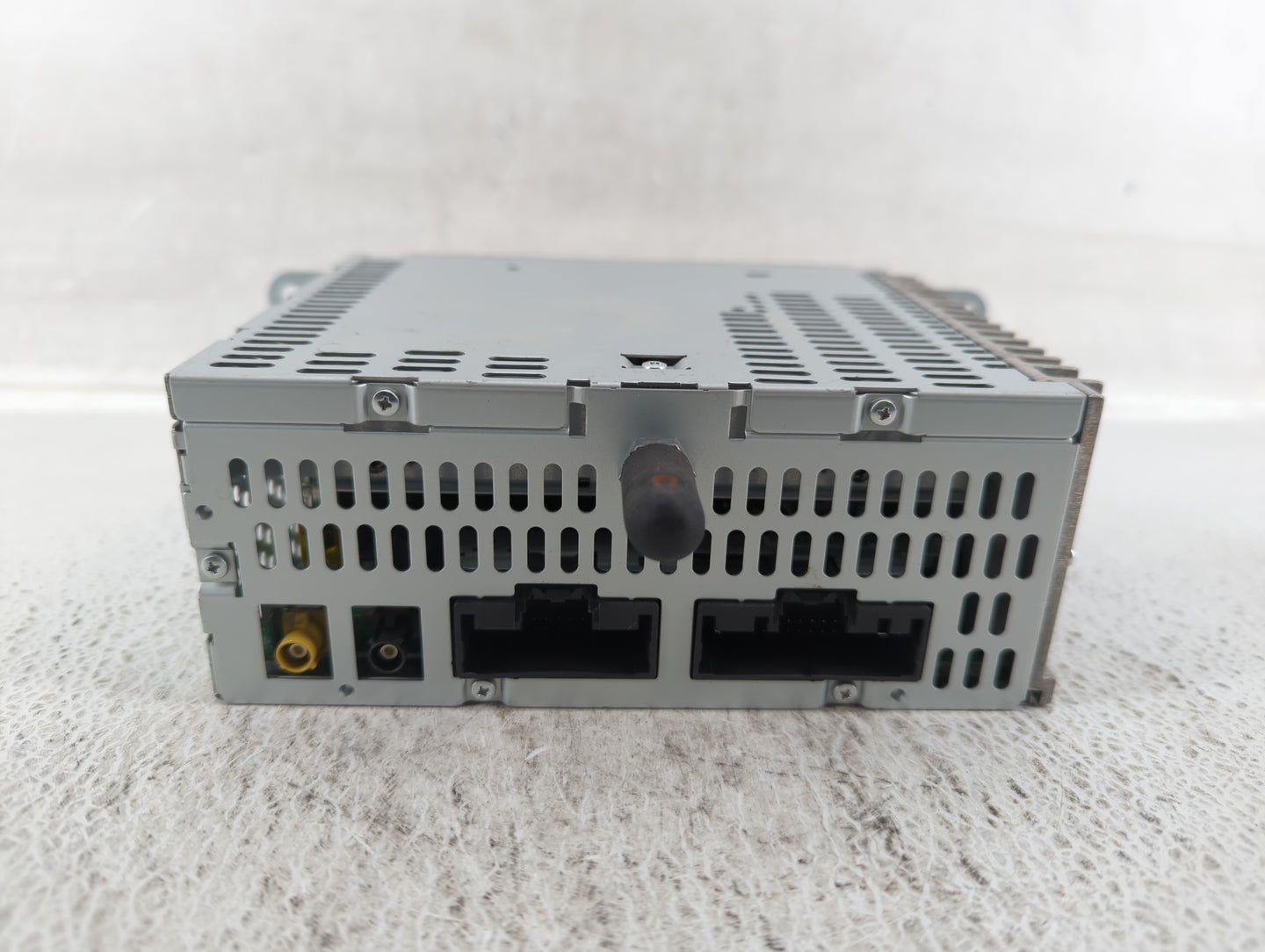 2013-2013 Ford Explorer Am Fm Cd Player Radio Receiver - Oemusedautoparts1.com