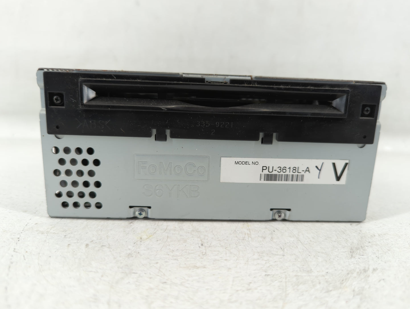 2013 Ford Explorer Radio AM FM Cd Player Receiver Replacement P/N:DB5T-19C107-GC Fits OEM Used Auto Parts - Oemusedautoparts