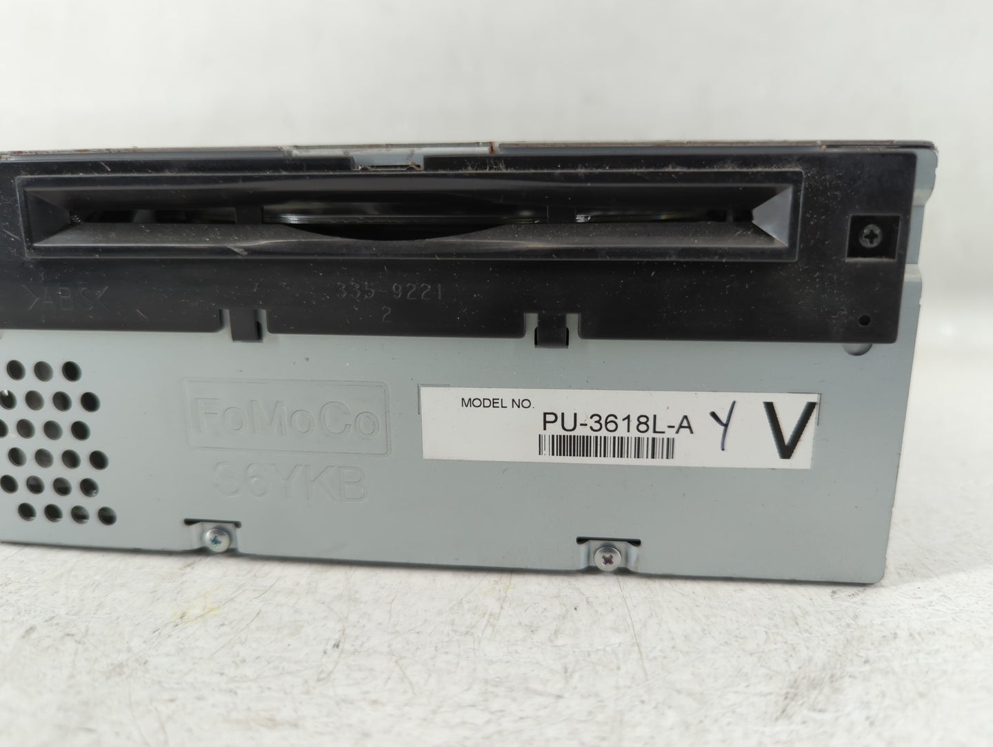 2013 Ford Explorer Radio AM FM Cd Player Receiver Replacement P/N:DB5T-19C107-GC Fits OEM Used Auto Parts - Oemusedautoparts