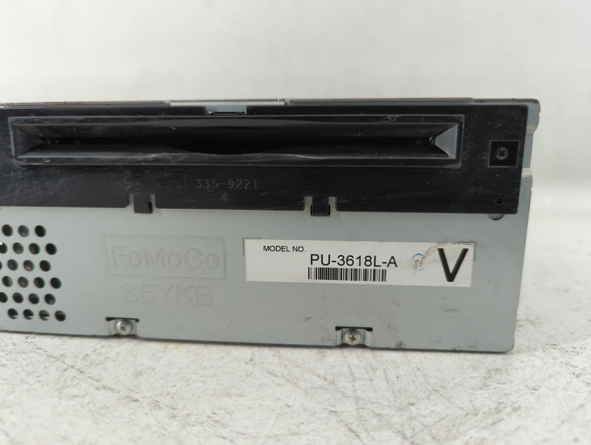 2013-2013 Ford Explorer Am Fm Cd Player Radio Receiver 549088 - Oemusedautoparts1.com
