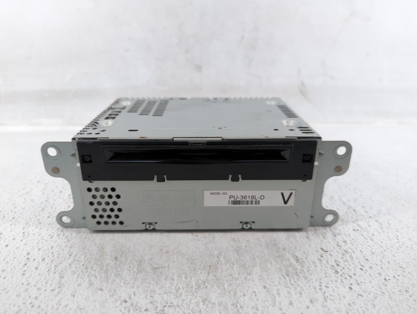 2013-2013 Ford Explorer Am Fm Cd Player Radio Receiver - Oemusedautoparts1.com