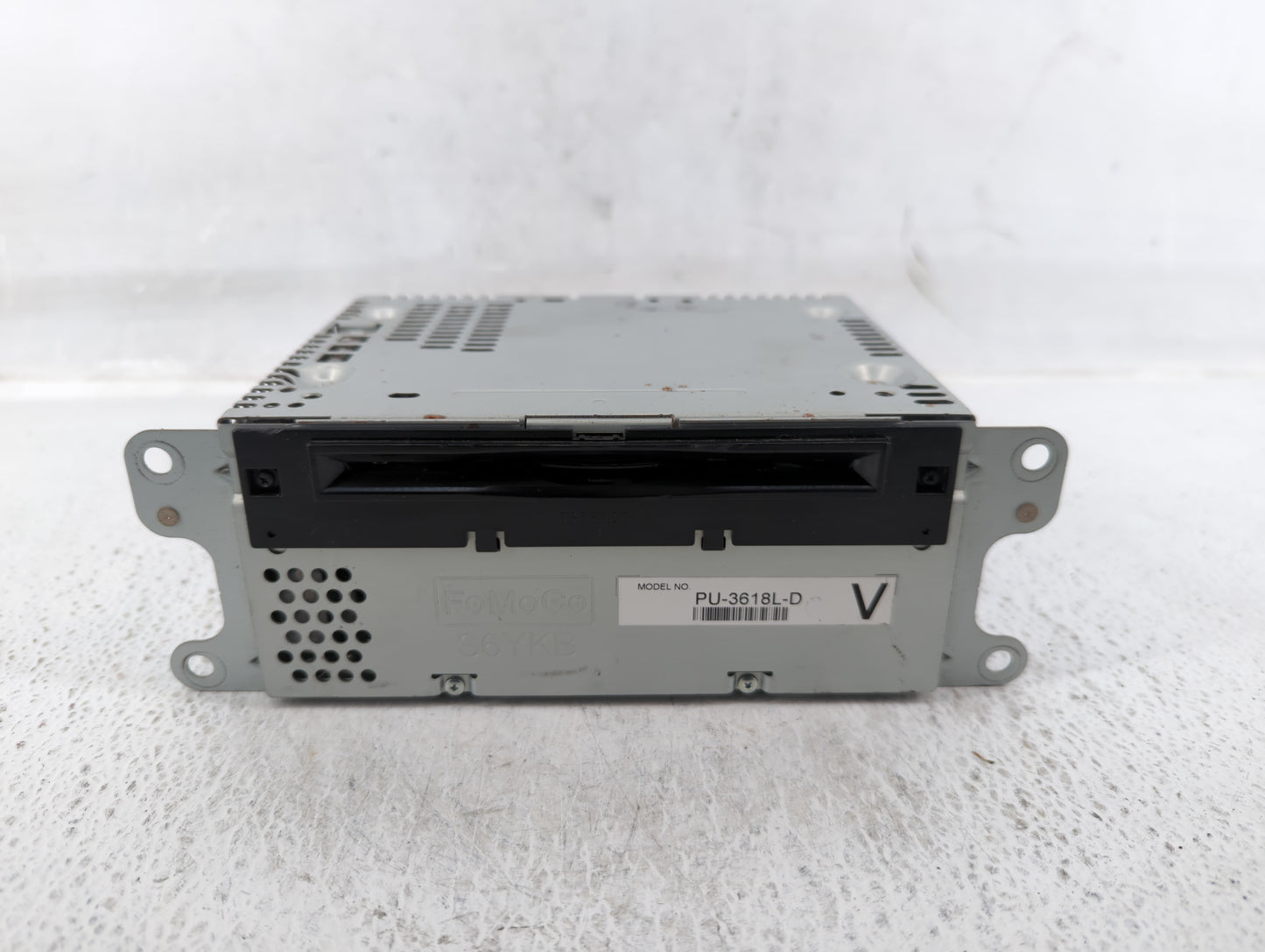 2013-2013 Ford Explorer Am Fm Cd Player Radio Receiver - Oemusedautoparts1.com