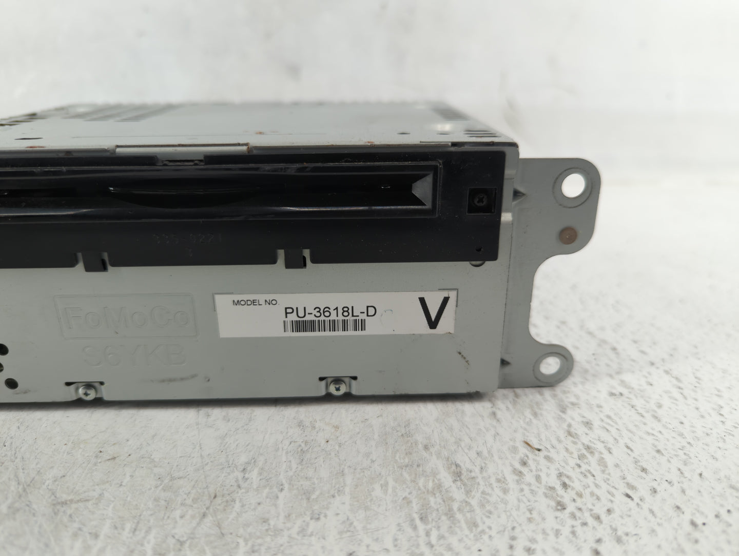 2013-2013 Ford Explorer Am Fm Cd Player Radio Receiver - Oemusedautoparts1.com