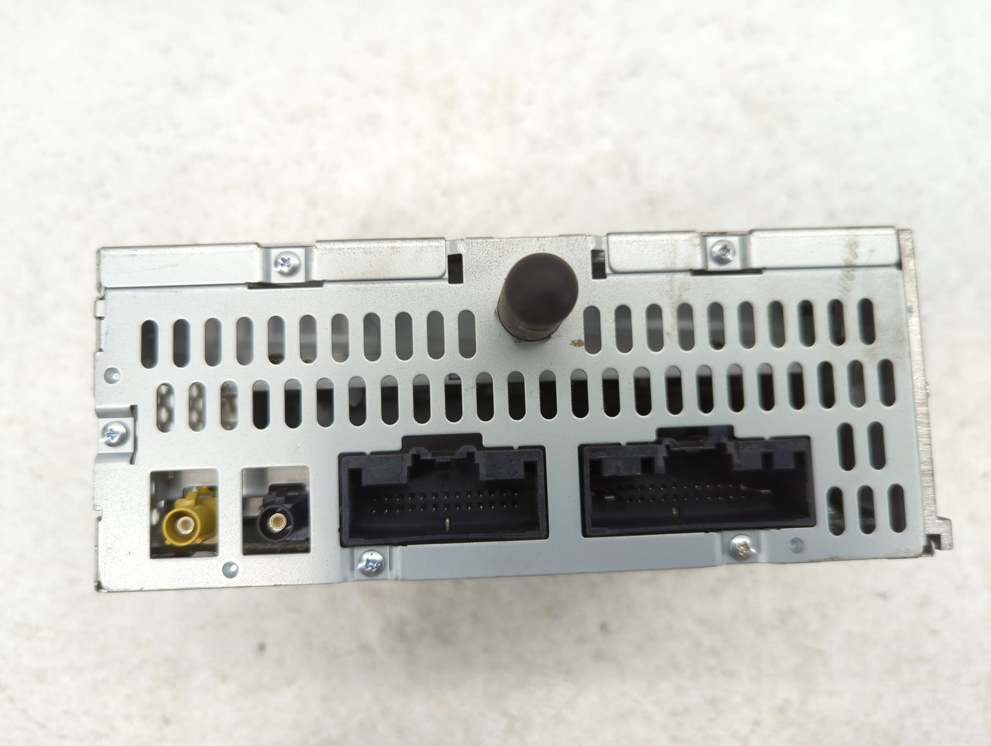 2013 Ford Explorer Radio AM FM Cd Player Receiver Replacement P/N:DB5T-19C107-DD Fits OEM Used Auto Parts - Oemusedautoparts